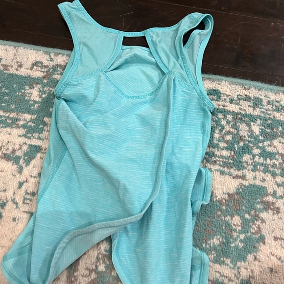 Lululemon tank top - Picture 3 of 3